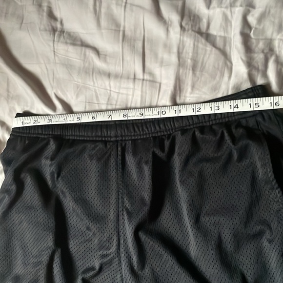 Vintage Nike basketball shorts - Picture 6 of 6